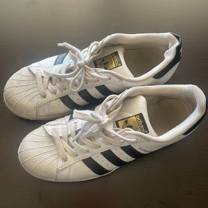 Adidas tennis shoes